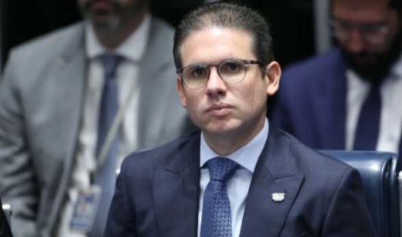 Temendo suspensão, deputados de direita defendem reconciliação com Hugo Avaliação é de que é necessário até mesmo moderar críticas para viabilizar votação do projeto da anistia